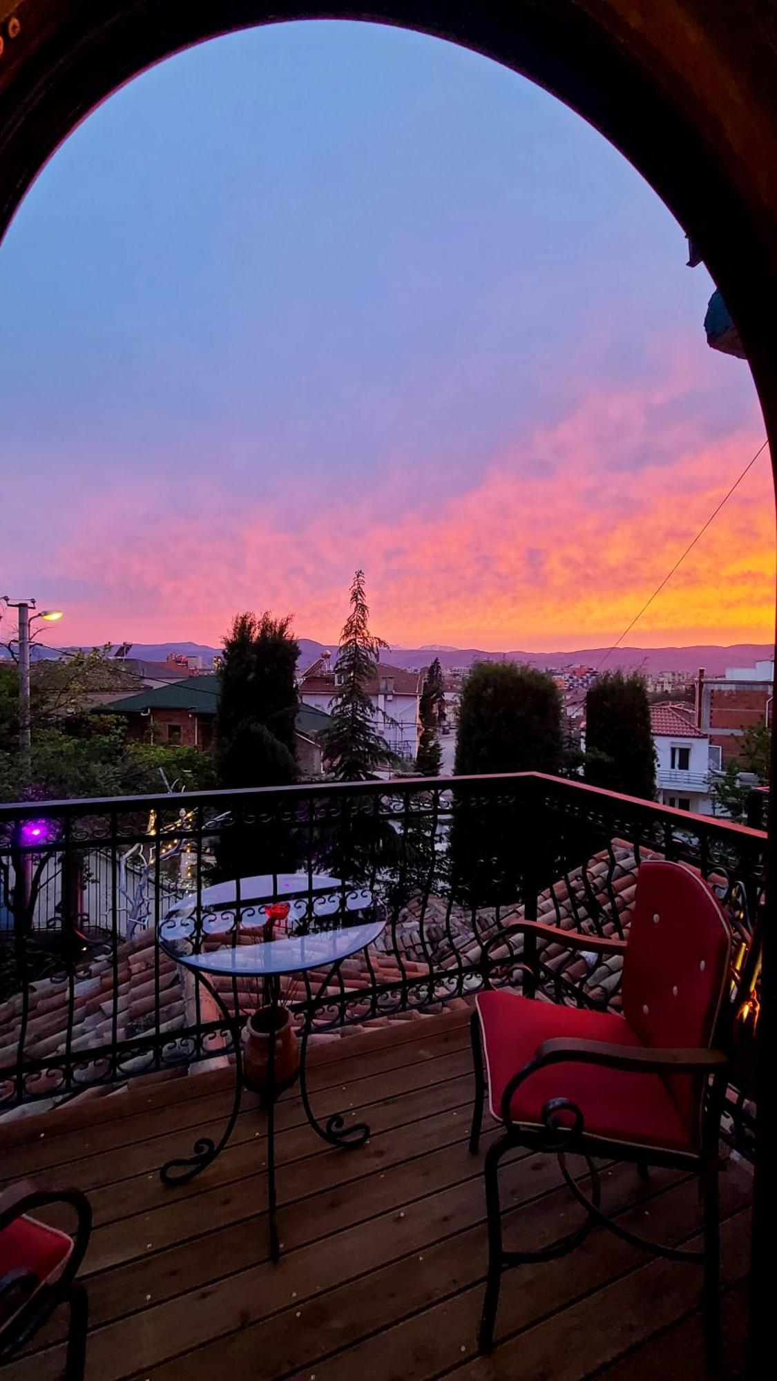 Vila Eden Boutique Hotel Korce Exterior foto